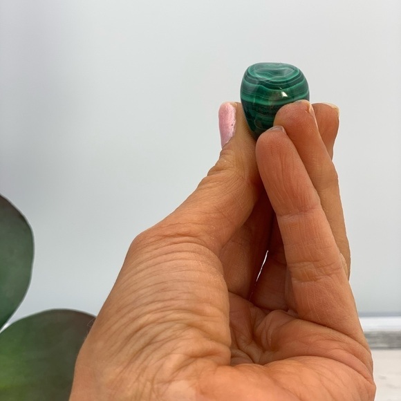 Malachite Tumbled Pocket Nugget One (1) per order Weighs Between 20-30 grams - Picture 5 of 7